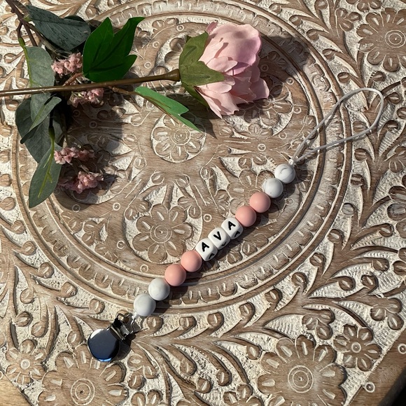 Pacifier clip - Picture 1 of 6